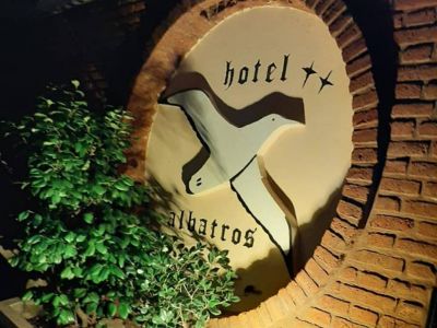 Hoteles 2 estrellas Albatros