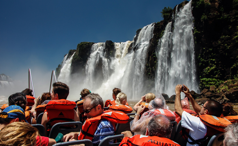 Cataratas del Iguazú, Misiones: Maravilla del Mundo Natural