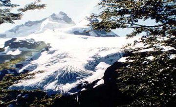 Trekking y escalada en el glaciar Castao Overo