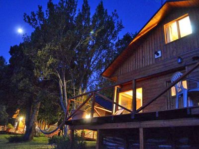 Alojamiento en Lago Meliquina (a 30 Km. de San Martín de los Andes) La Escondida Cabañas