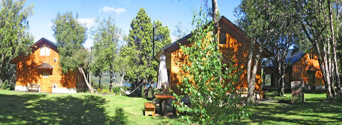 Accommodation in Lago Meliquina (30 Km. from San Martín de los Andes) La Escondida Cabañas