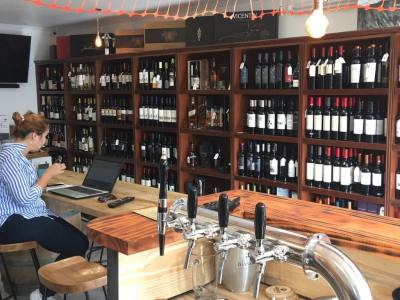 Restaurantes La Trinchera Wine & Beer